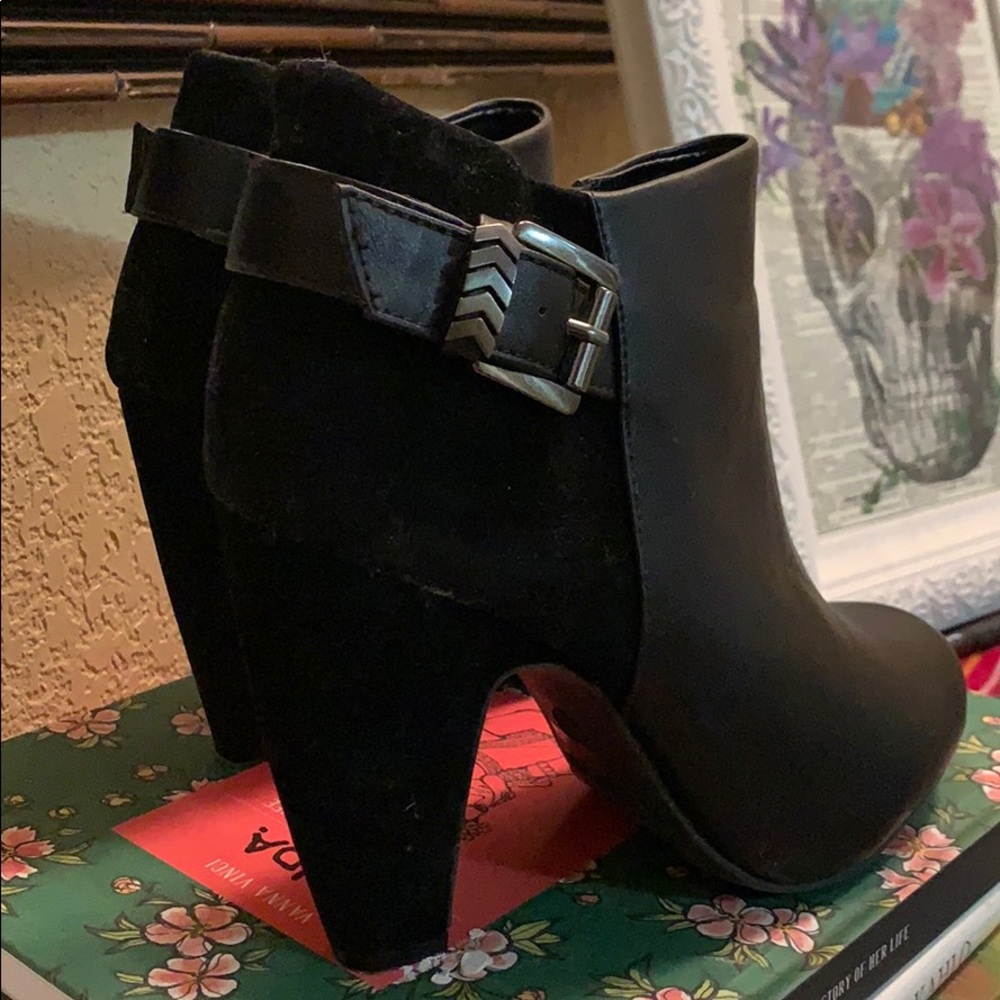 Bamboo Black Patton and Suede Booties - Picture 2 of 8